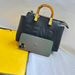 حقيبة فندي سنشاين